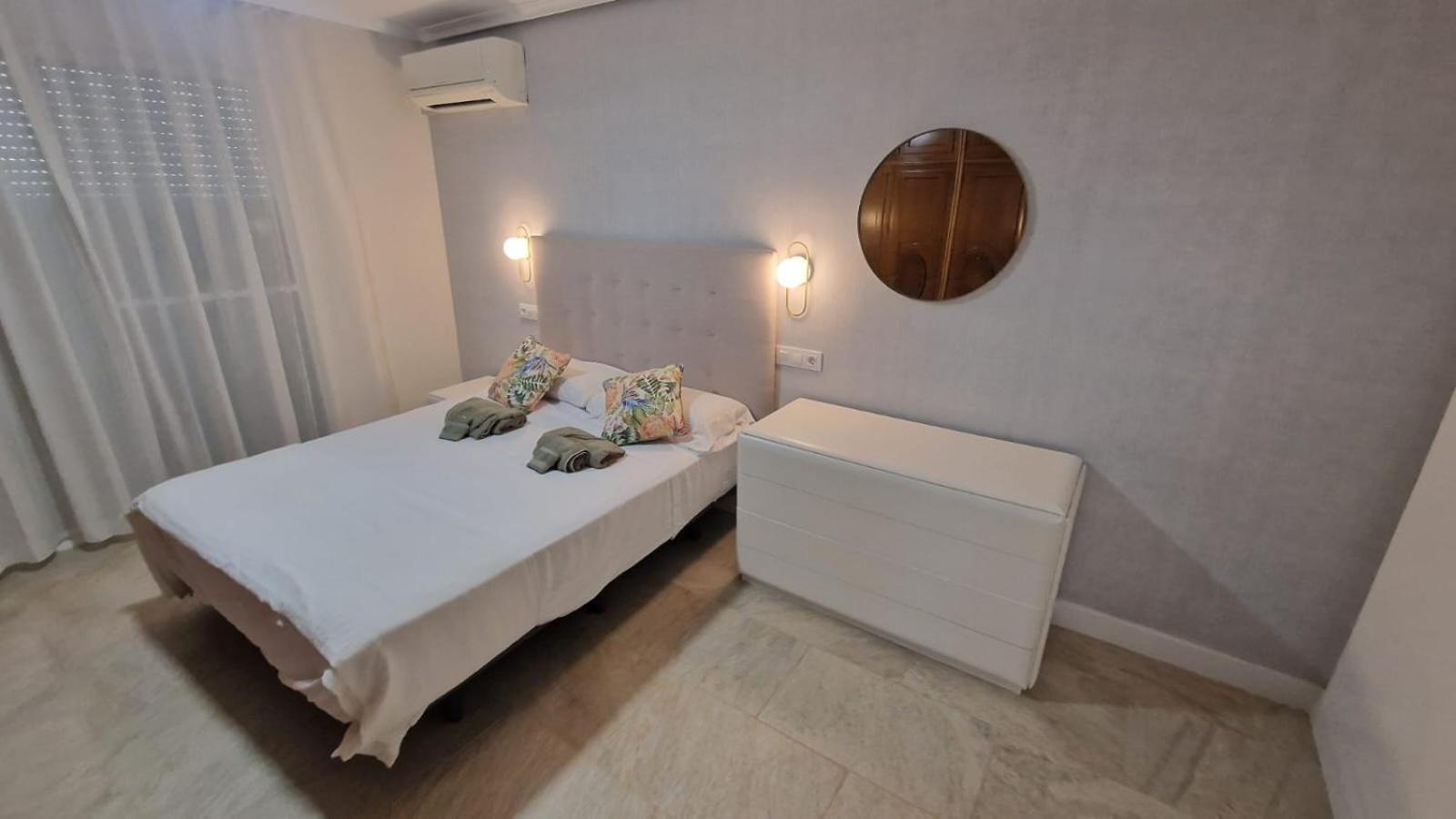 Beachfront Vila Valencia Kültér fotó